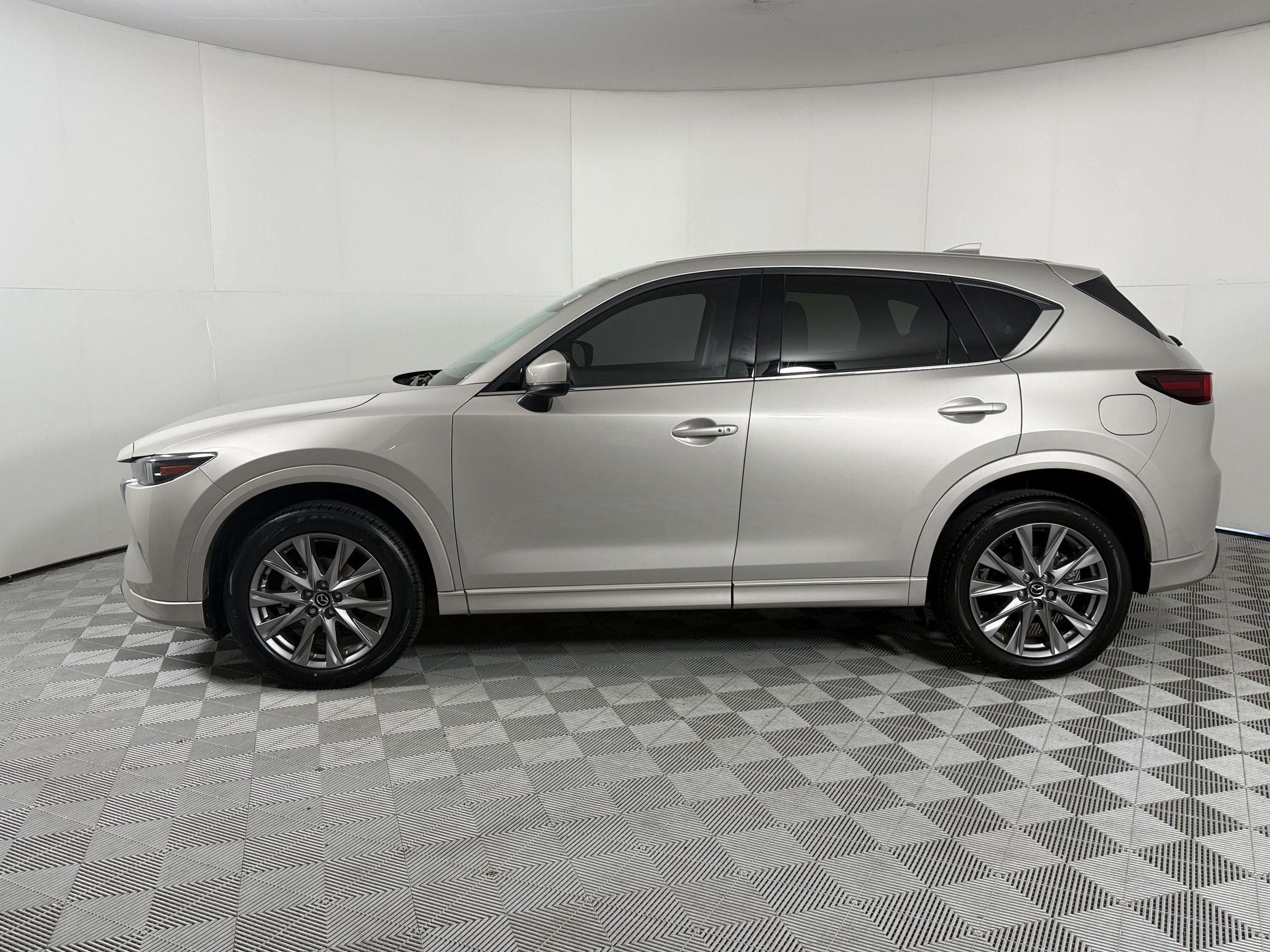 Used 2024 MAZDA CX-5 AWD 2.5 S w/ Premium Plus Pkg image 2