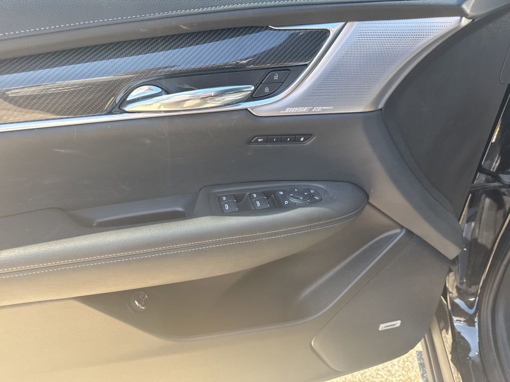 Used 2024 Cadillac XT6 Sport w/ Technology Package AWD/4WD image 9