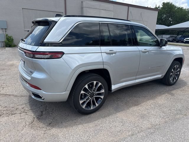 New 2025 Jeep Grand Cherokee Overland w/ Luxury Tech Group IV AWD/4WD image 6