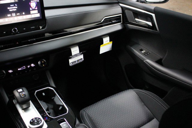 New 2025 Mitsubishi Outlander ES image 24