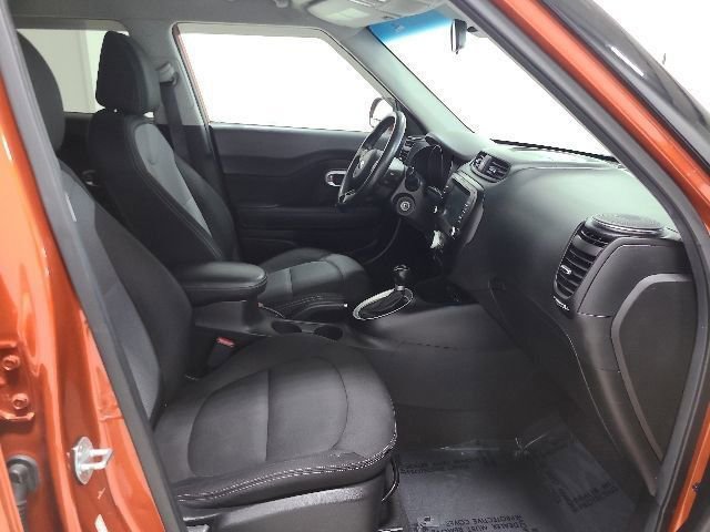 Used 2018 Kia Soul + FWD image 9