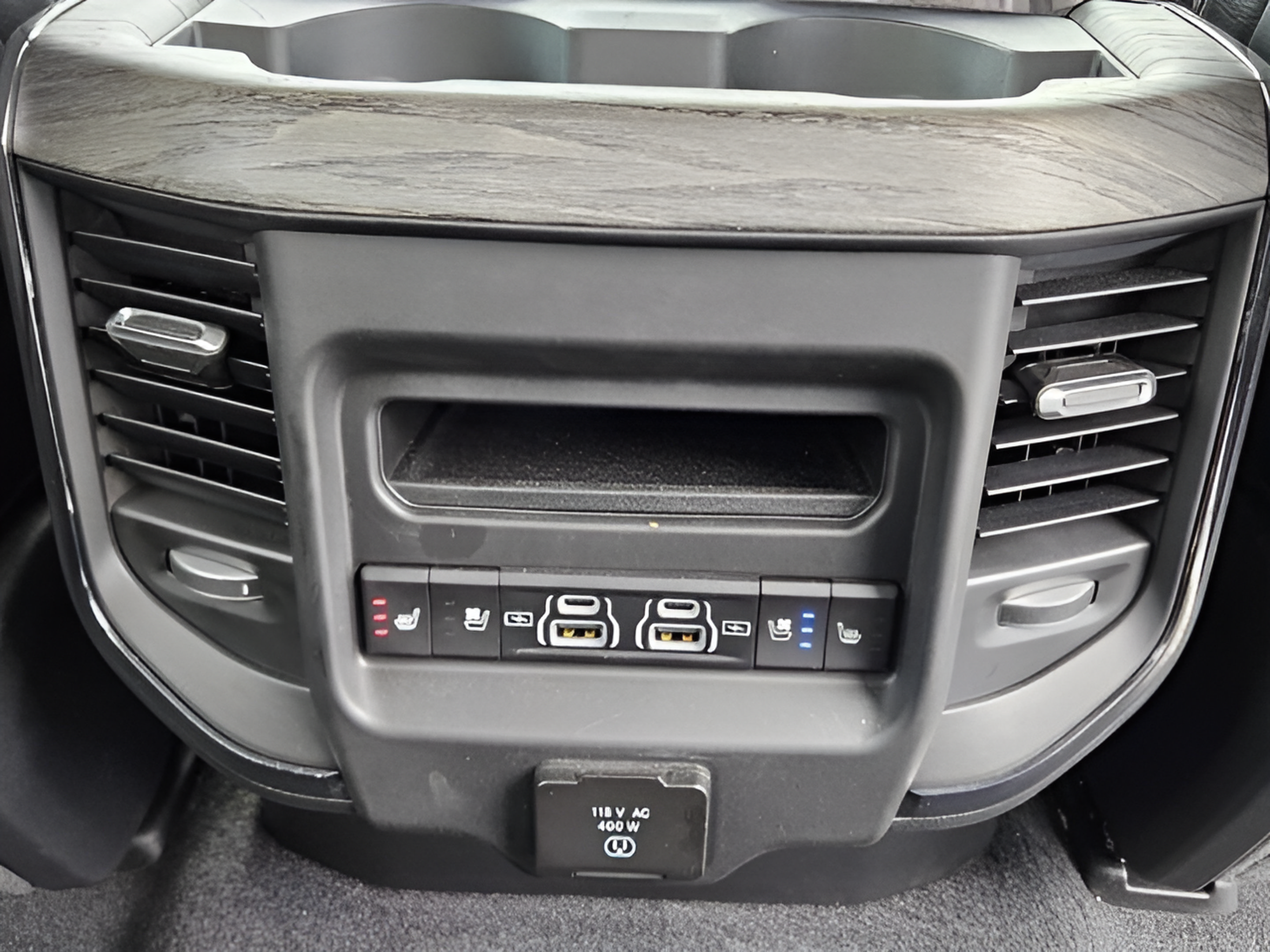 Used 2025 RAM 1500 Limited AWD/4WD image 15