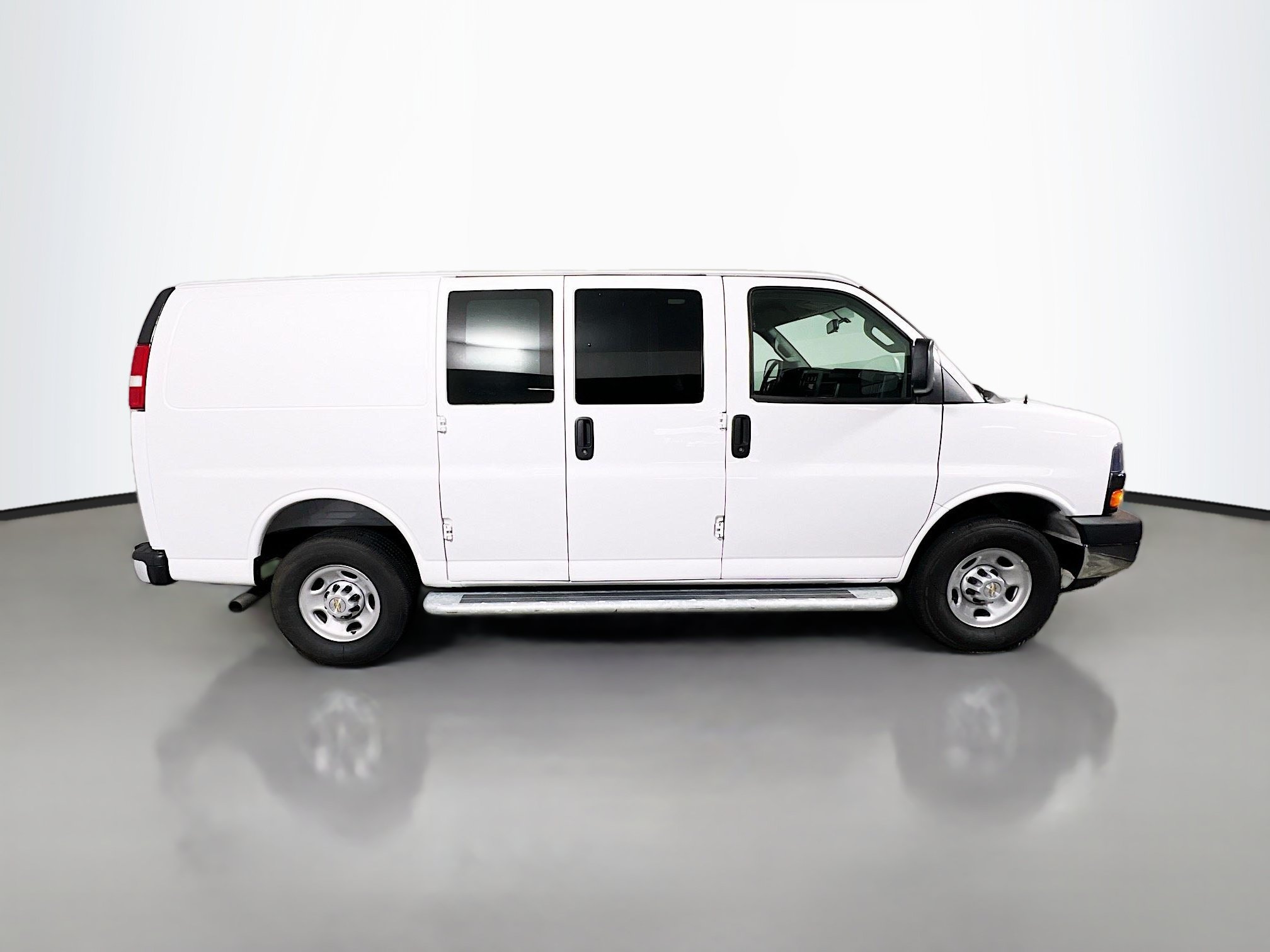 Used 2025 Chevrolet Express 2500 w/ Driver Convenience Package RWD image 3