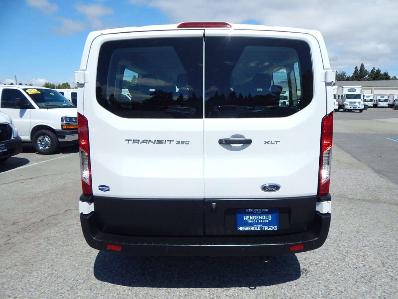 Used 2023 Ford Transit 350 XLT RWD image 7