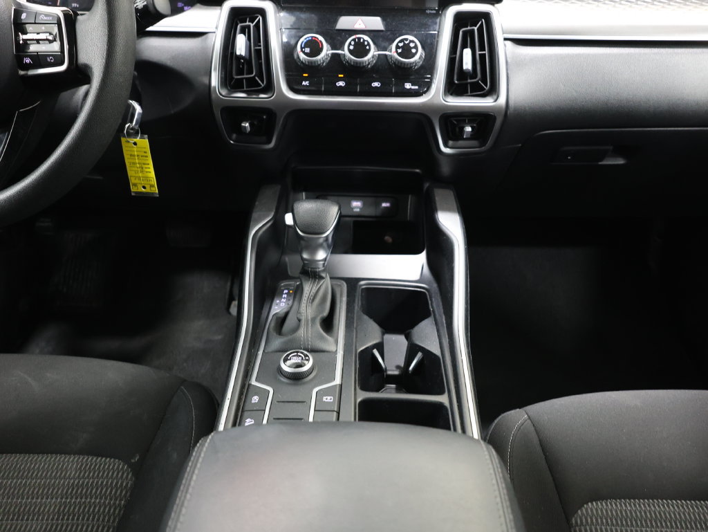 Used 2022 Kia Sorento LX FWD image 20