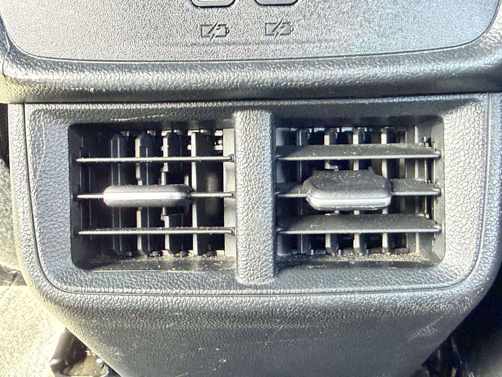 Used 2025 Chevrolet Equinox LT image 22