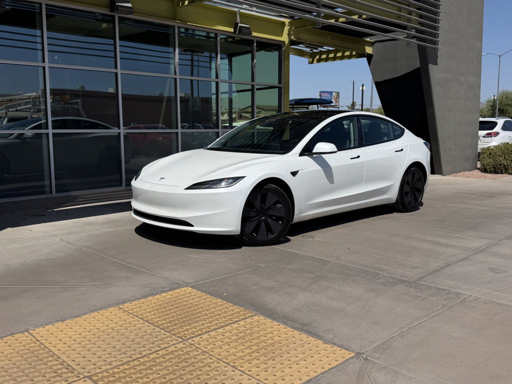 Used 2025 Tesla Model 3 Long Range RWD image 1