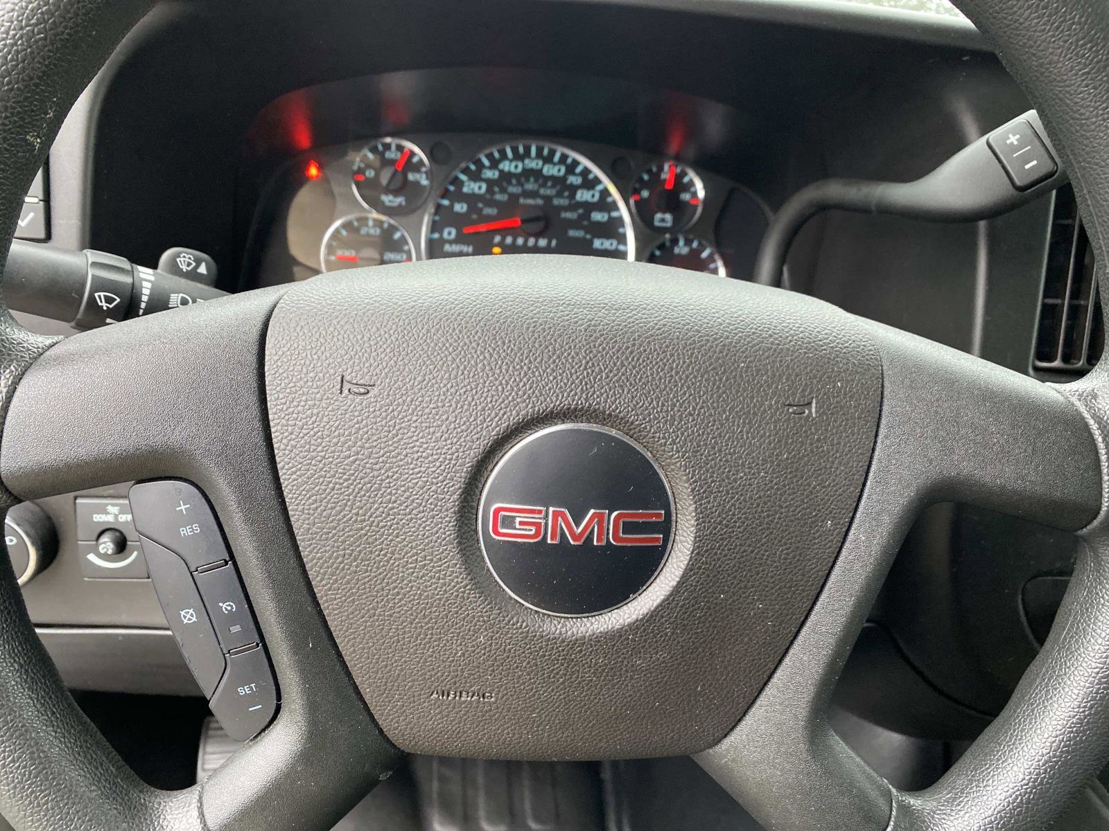 Used 2024 GMC Savana 2500 w/ Driver Convenience Package image 15