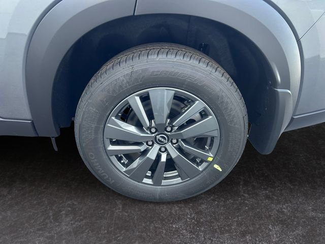 New 2025 Nissan Pathfinder SV image 30