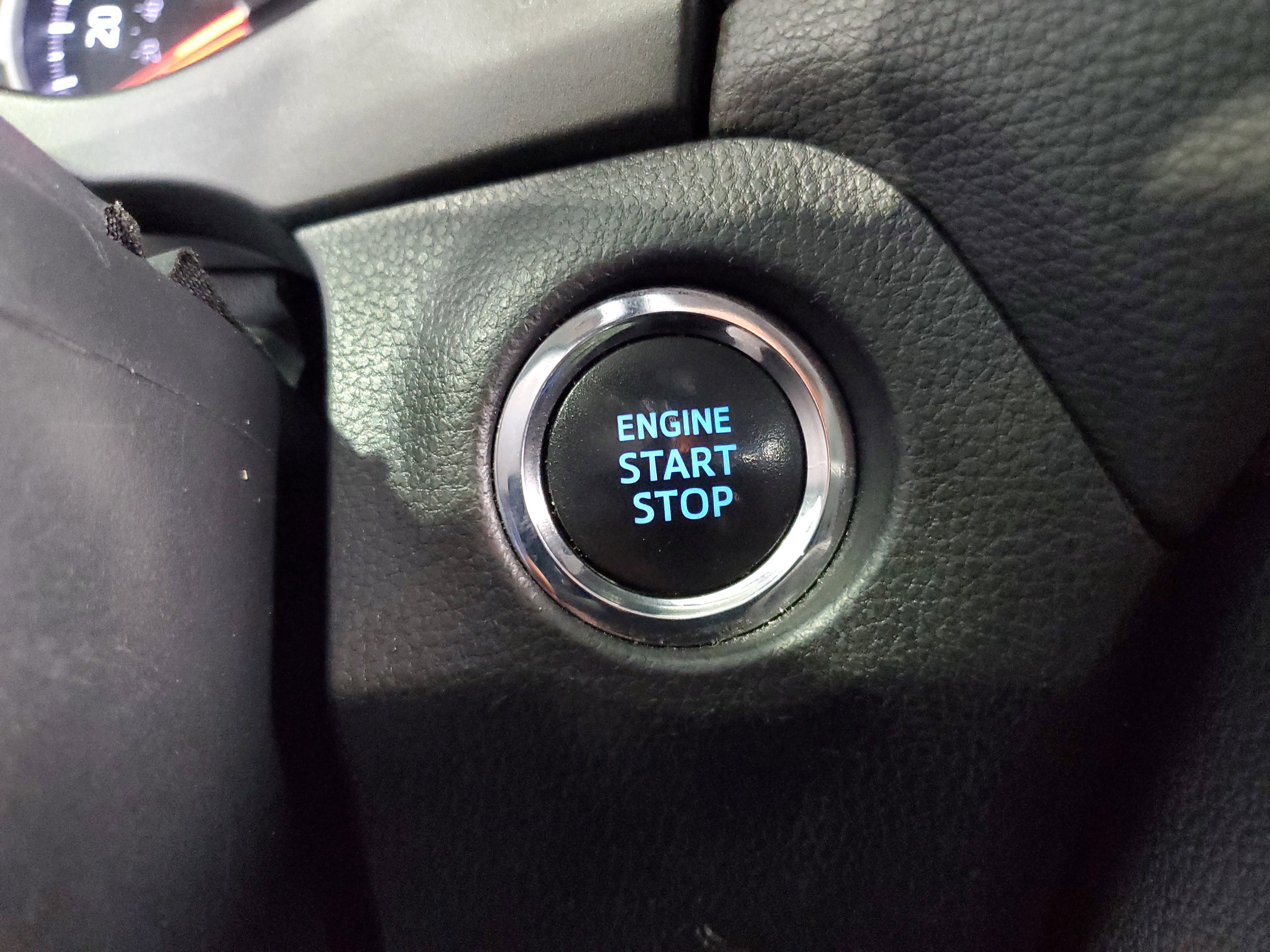 Used 2021 Toyota RAV4 XLE FWD image 30