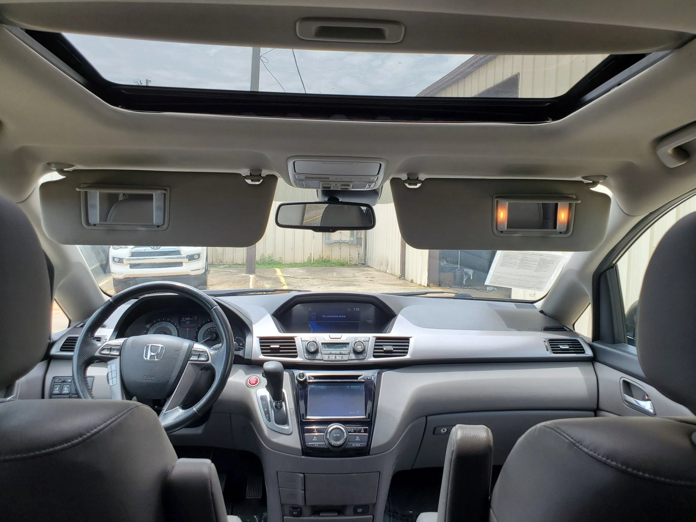 Used 2017 Honda Odyssey EX-L image 2