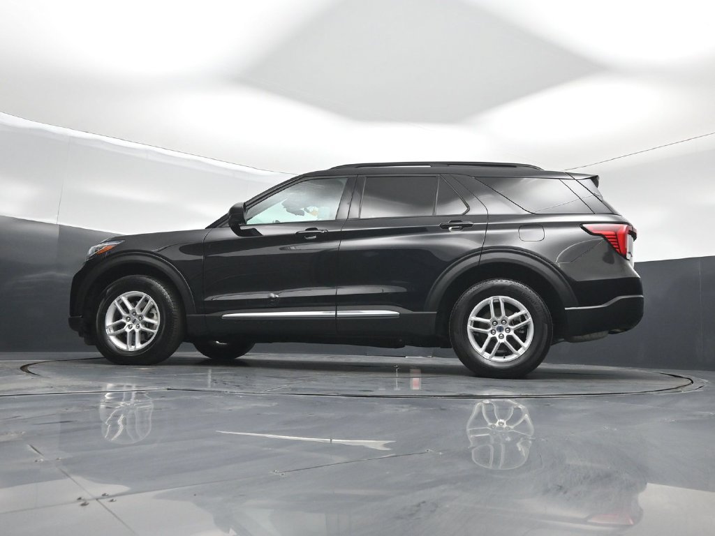 Used 2025 Ford Explorer Active AWD/4WD image 55