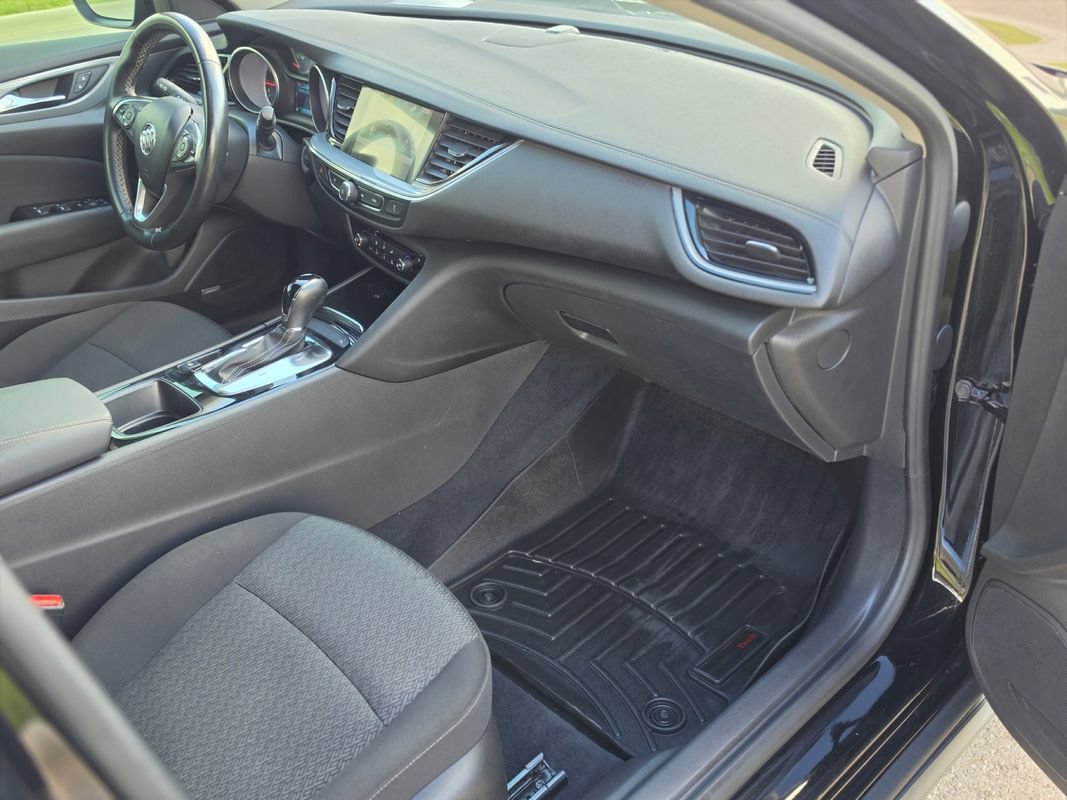 Used 2018 Buick Regal Preferred w/ Sights and Sounds Package AWD/4WD image 19