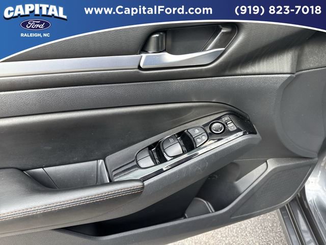 Used 2025 Nissan Altima 2.5 SR AWD/4WD image 21