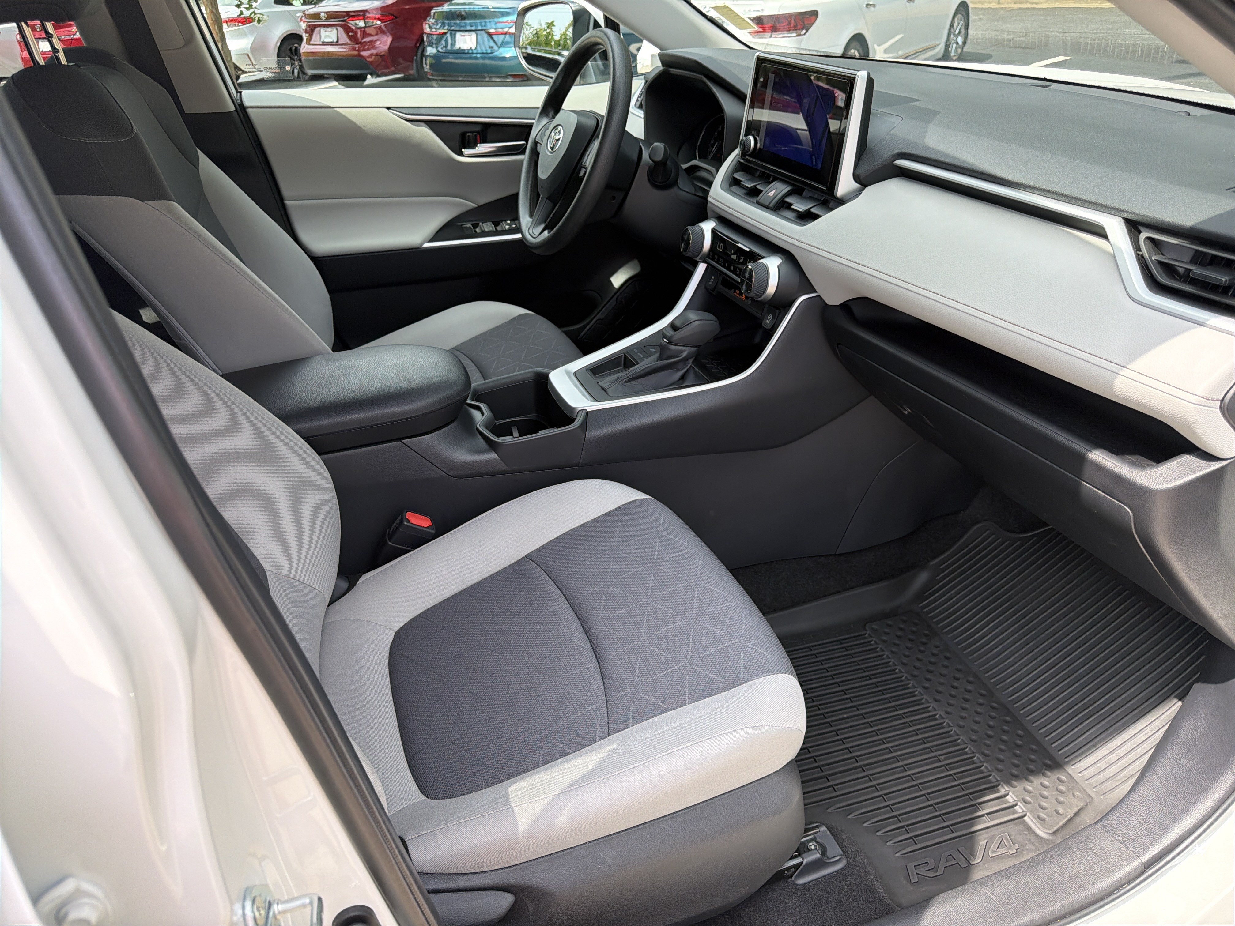 Used 2024 Toyota RAV4 XLE FWD image 13