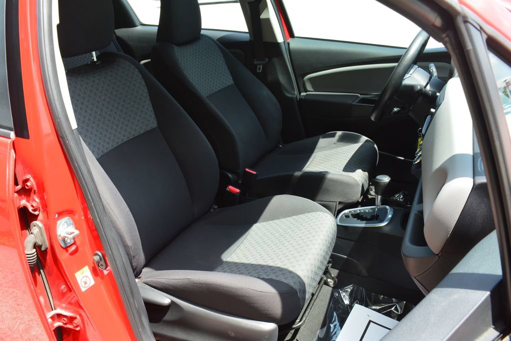 Used 2015 Toyota Yaris LE FWD image 16
