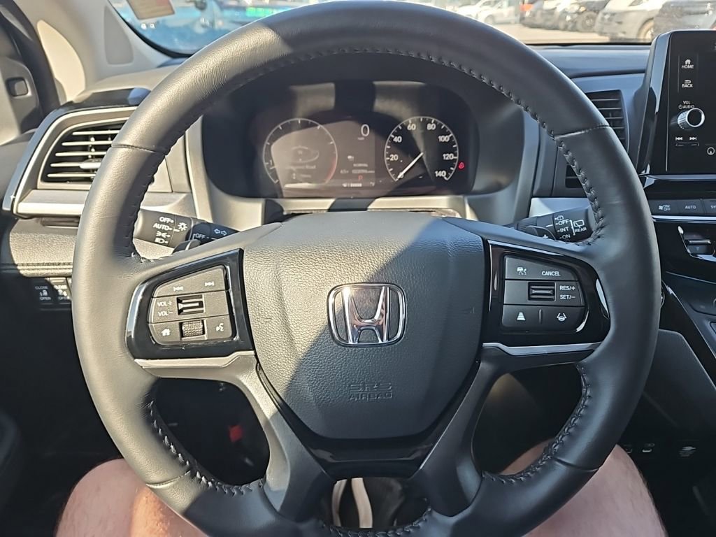 Used 2025 Honda Odyssey Touring image 18