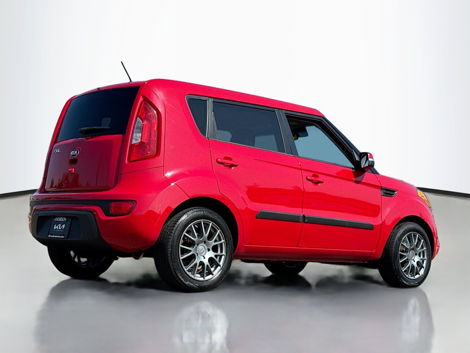Used 2013 Kia Soul + w/ Audio Pkg FWD image 2