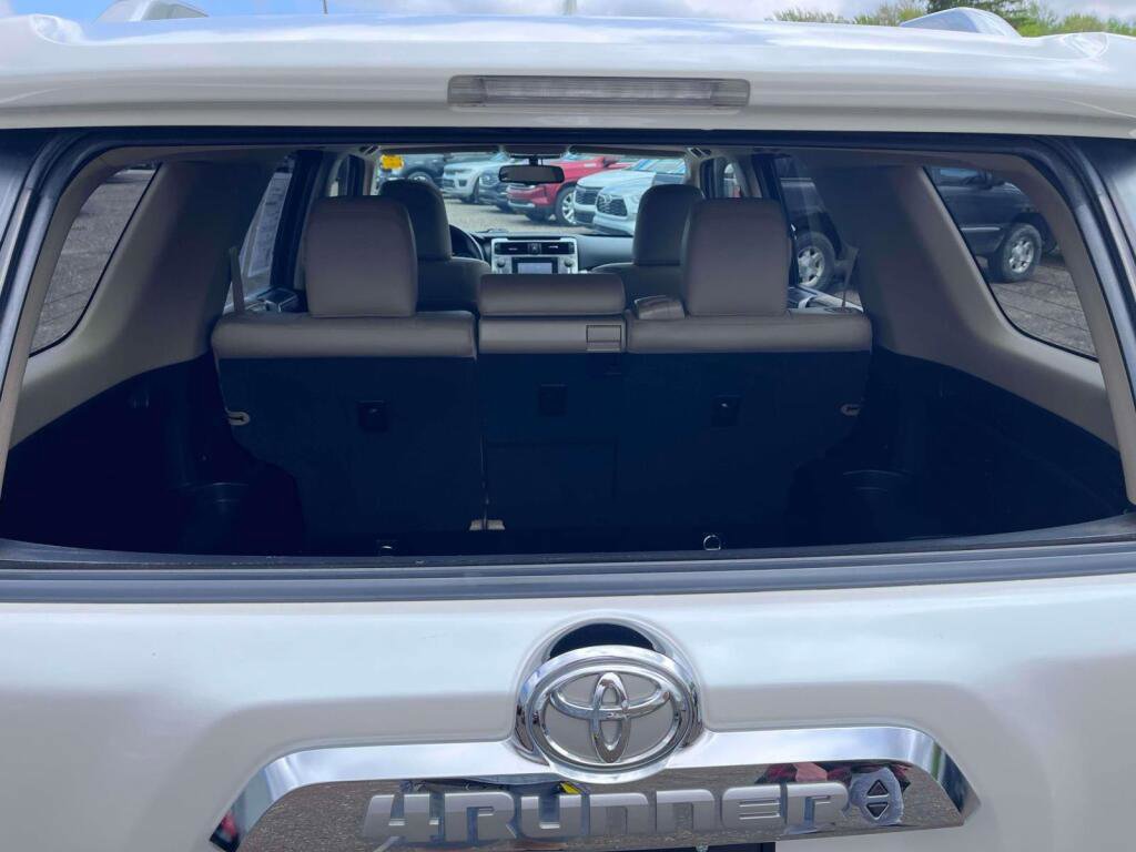 Used 2016 Toyota 4Runner Limited AWD/4WD image 19