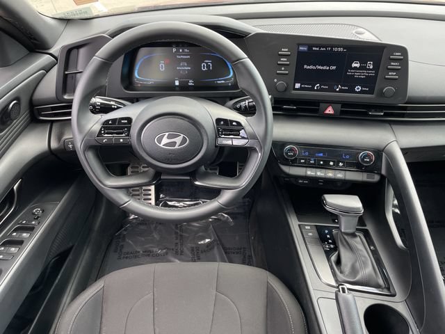 Used 2025 Hyundai Elantra Sport FWD image 10
