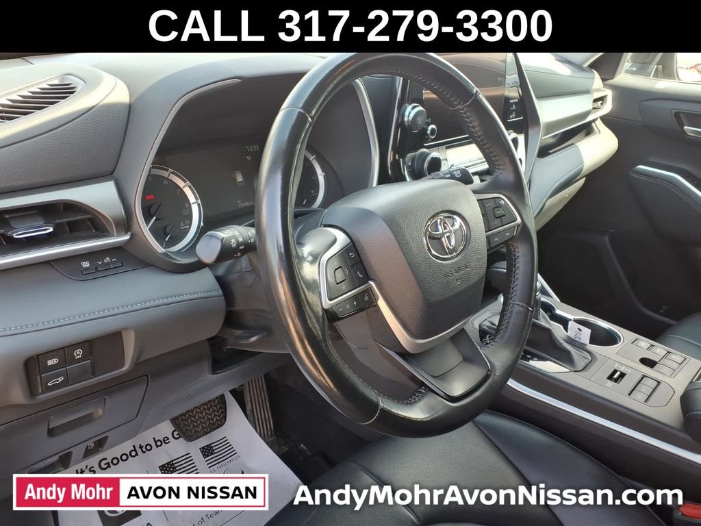 Used 2024 Toyota Highlander XLE AWD/4WD image 20