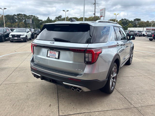 Used 2025 Ford Explorer Platinum w/ Ultimate Package AWD/4WD image 5