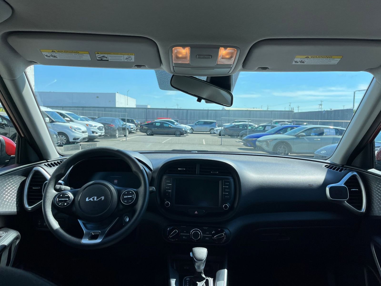 Used 2025 Kia Soul LX w/ LX Technology Package FWD image 31