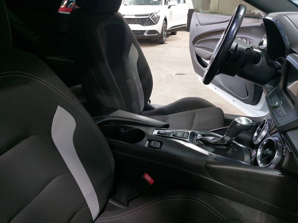 Used 2021 Chevrolet Camaro LT RWD image 10