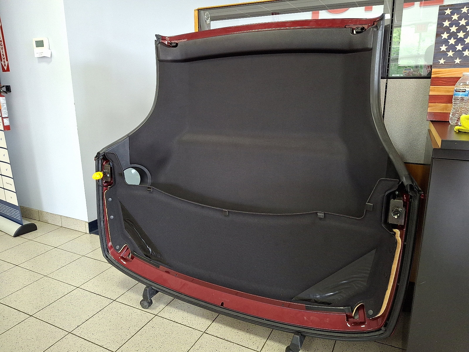 Used 2004 Ford Thunderbird image 32