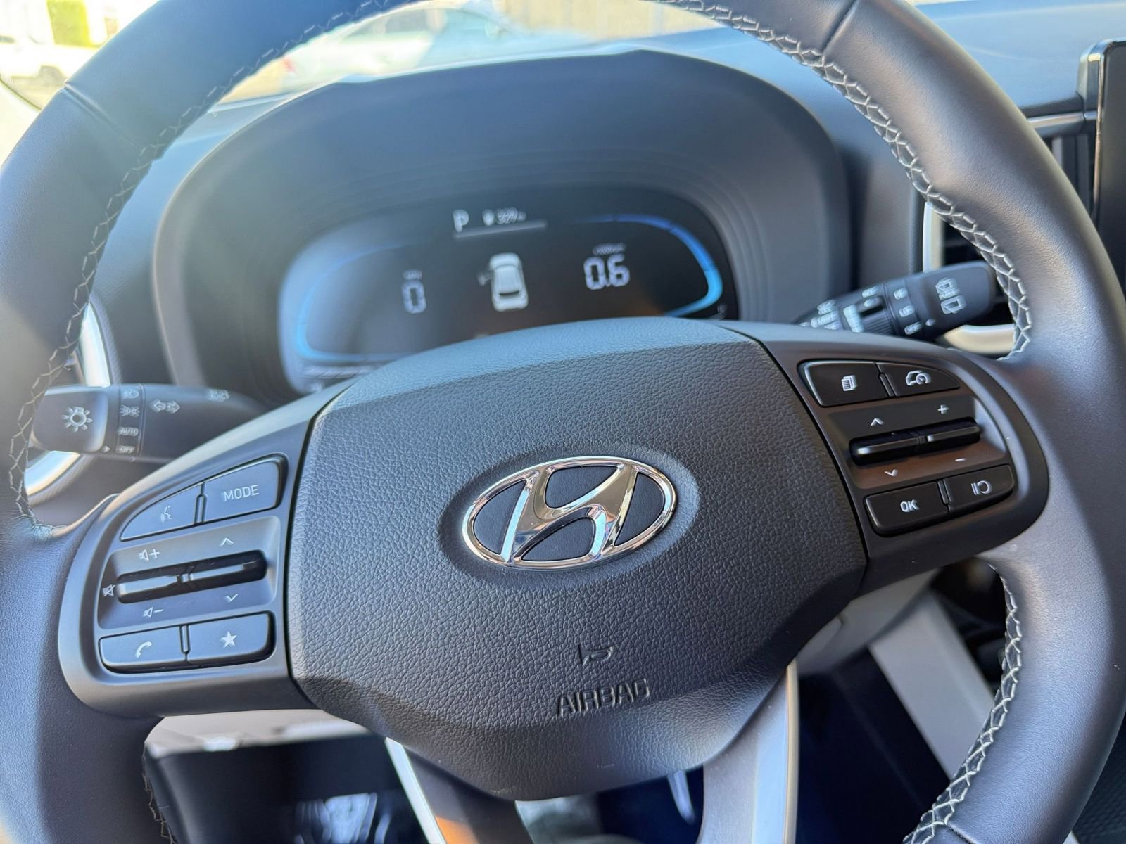 Used 2025 Hyundai Venue SEL image 29