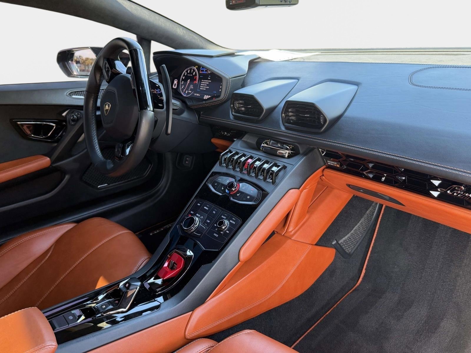 Used 2018 Lamborghini Huracan LP 610-4 AWD/4WD image 27