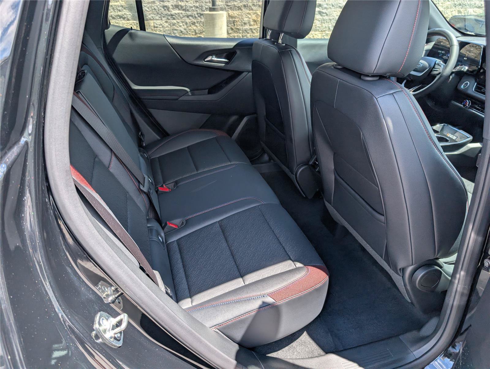 Used 2026 Chevrolet Equinox RS w/ Safety and Technology Package AWD/4WD image 11