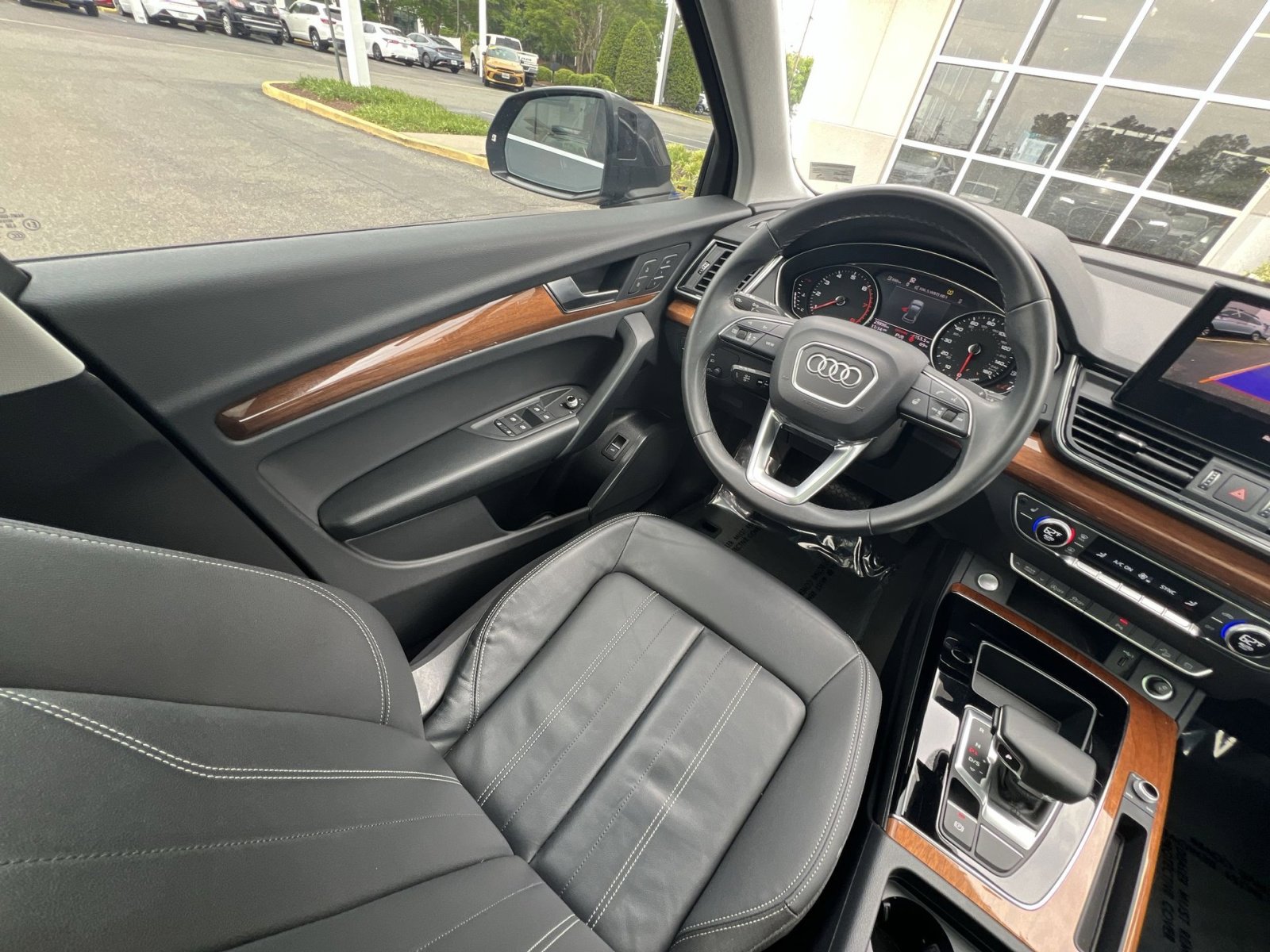 Used 2023 Audi Q5 2.0T Premium w/ Convenience Package AWD/4WD image 4