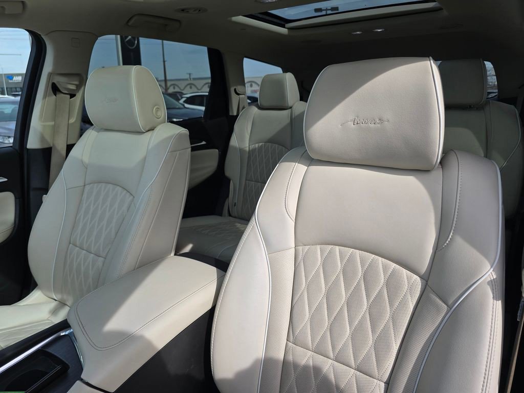 Used 2023 Buick Enclave Avenir w/ Avenir Technology Package AWD/4WD image 25
