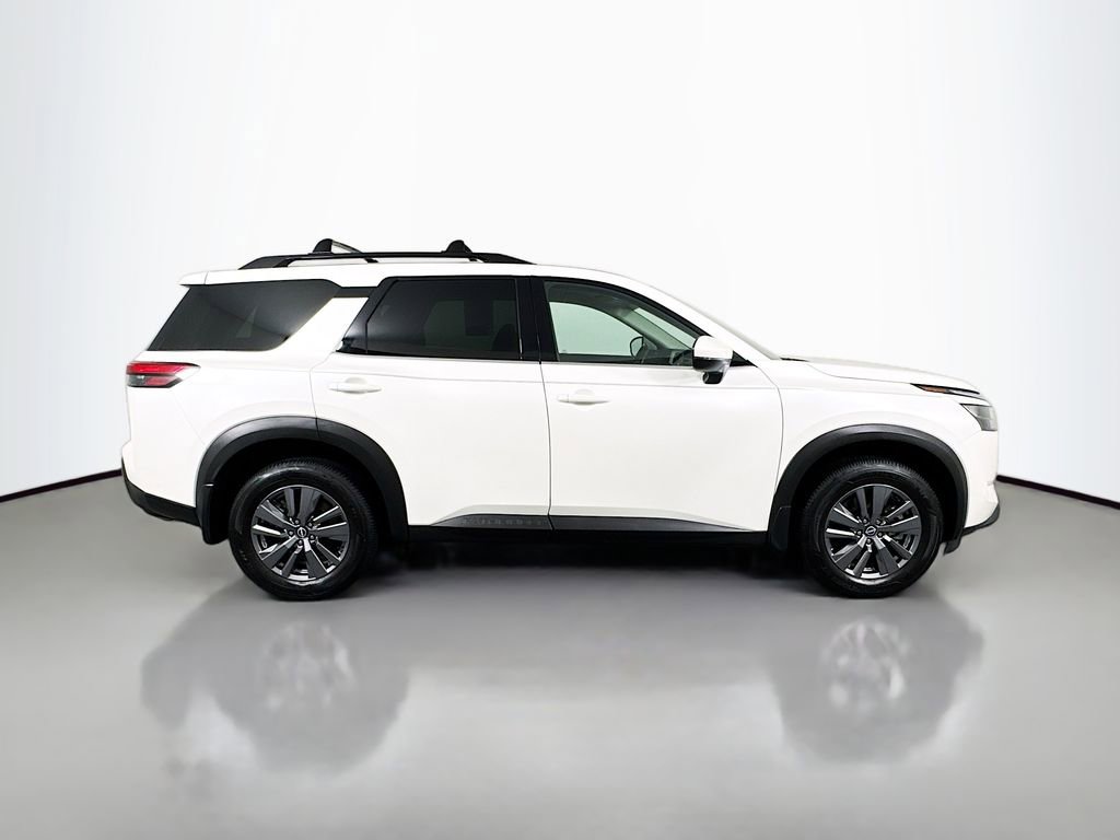 Used 2024 Nissan Pathfinder SV FWD image 4