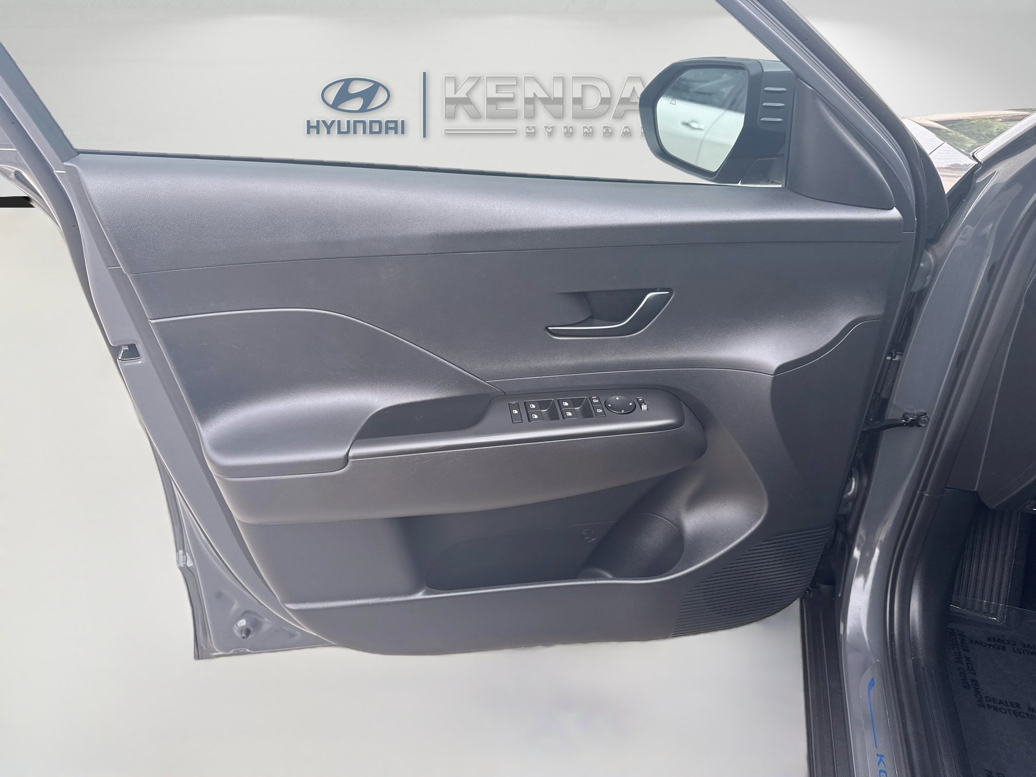 Used 2025 Hyundai Kona SEL FWD image 17