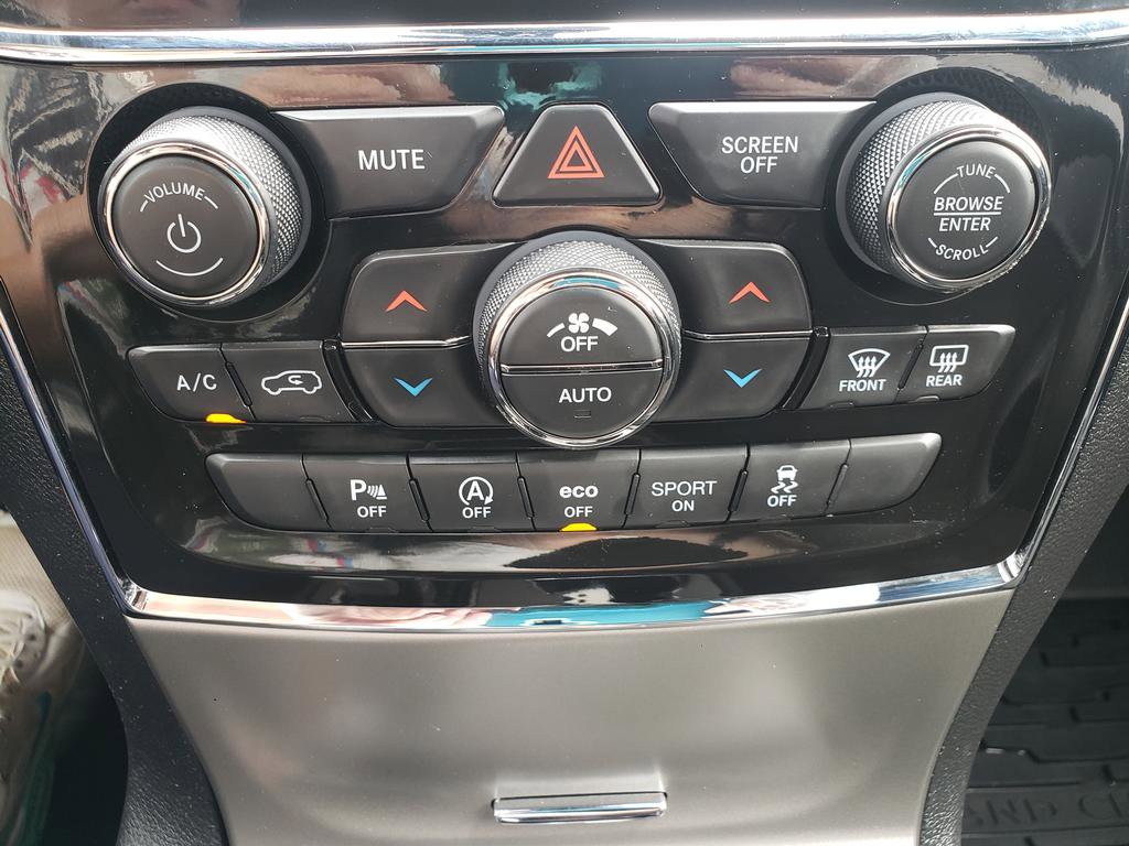 Used 2021 Jeep Grand Cherokee Laredo X AWD/4WD image 19