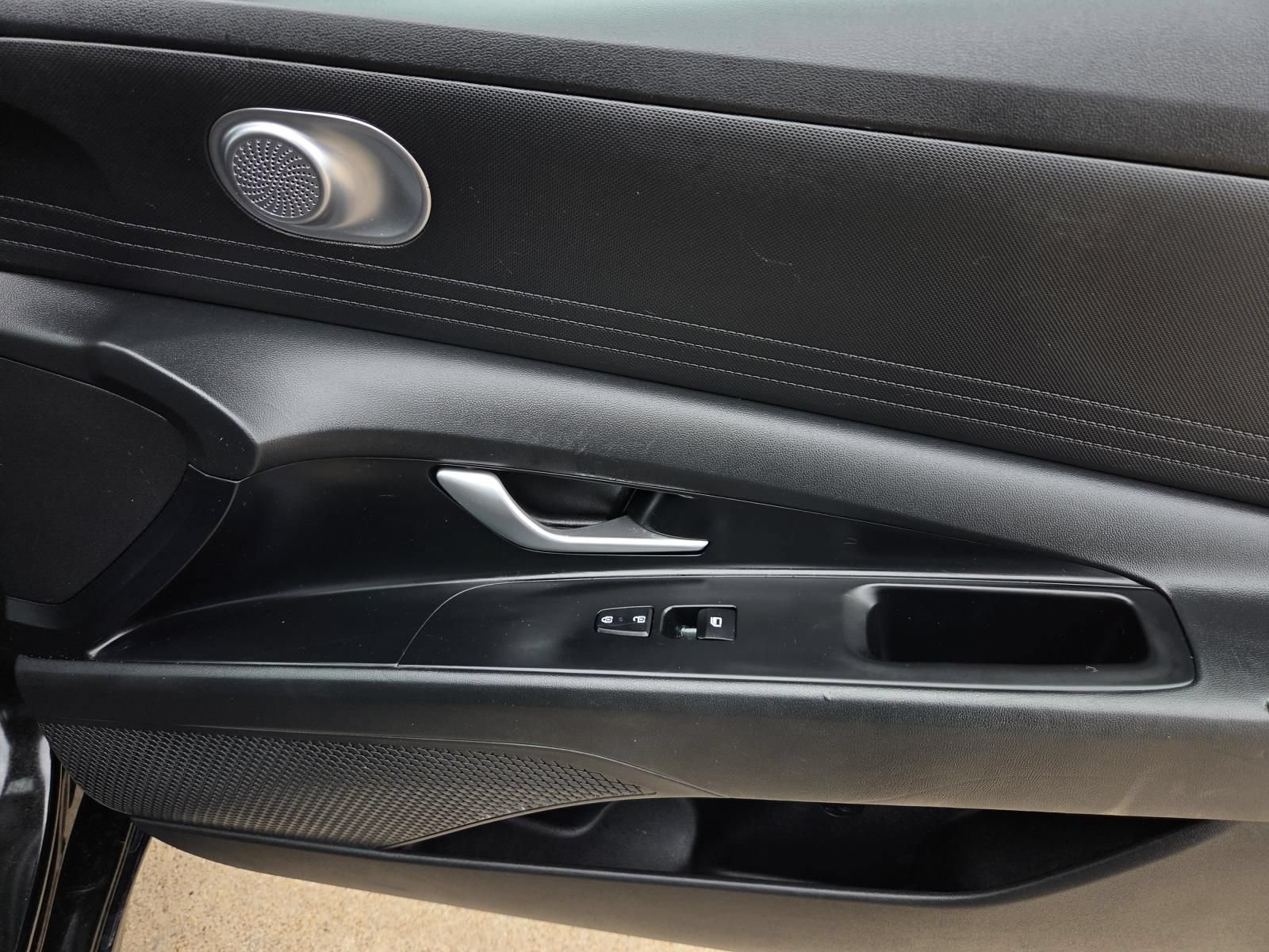 Certified 2023 Hyundai Elantra SEL FWD image 6