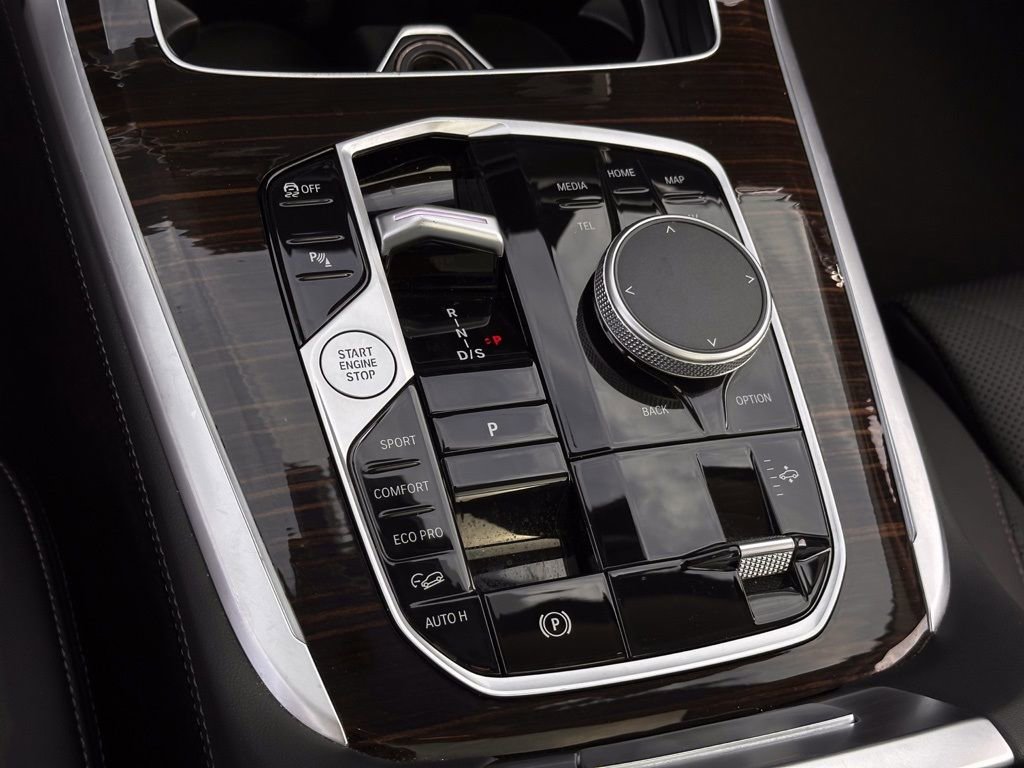 Used 2025 BMW X7 xDrive40i image 16