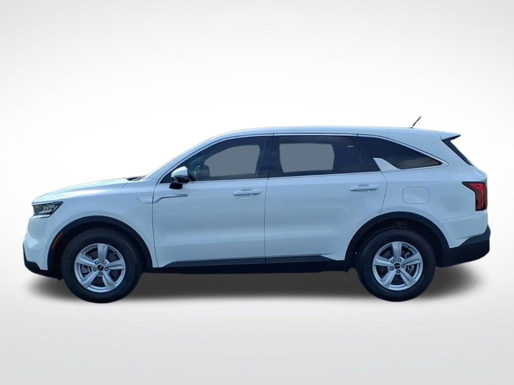 Used 2023 Kia Sorento LX FWD image 7