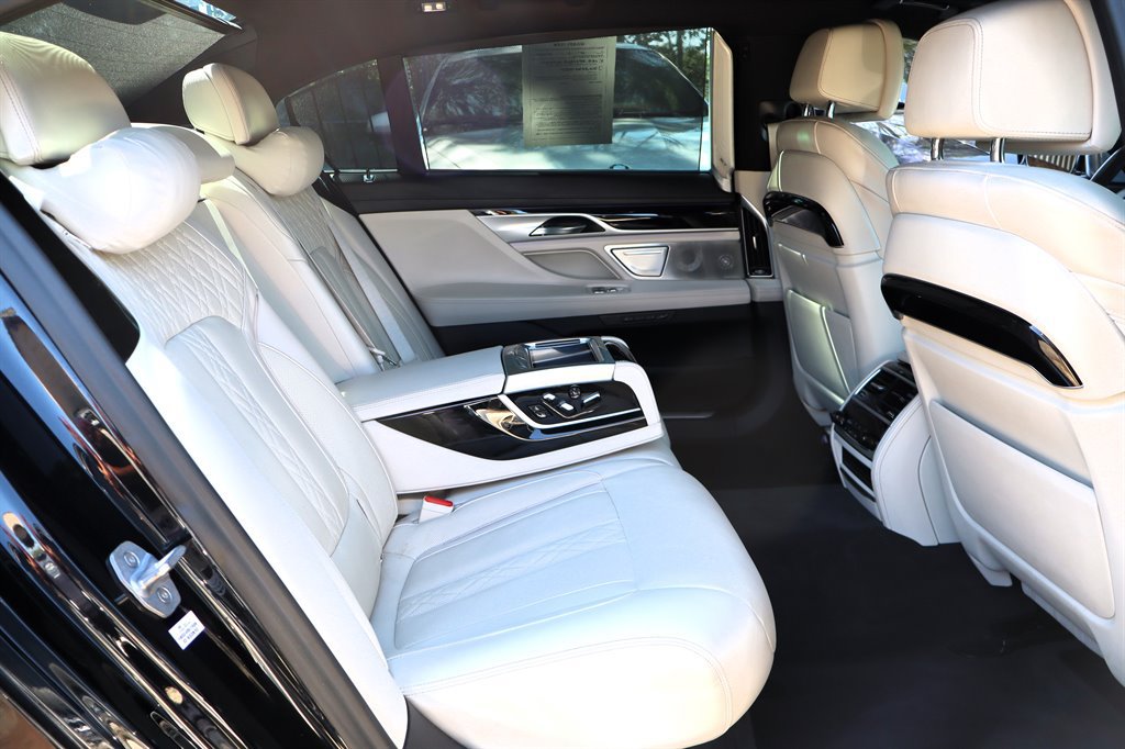 Used 2020 BMW ALPINA B7 xDrive w/ Luxury Rear Seating Package AWD/4WD image 29