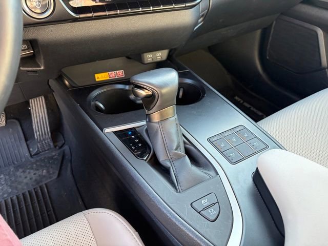 Used 2024 Lexus UX 250h F Sport image 13