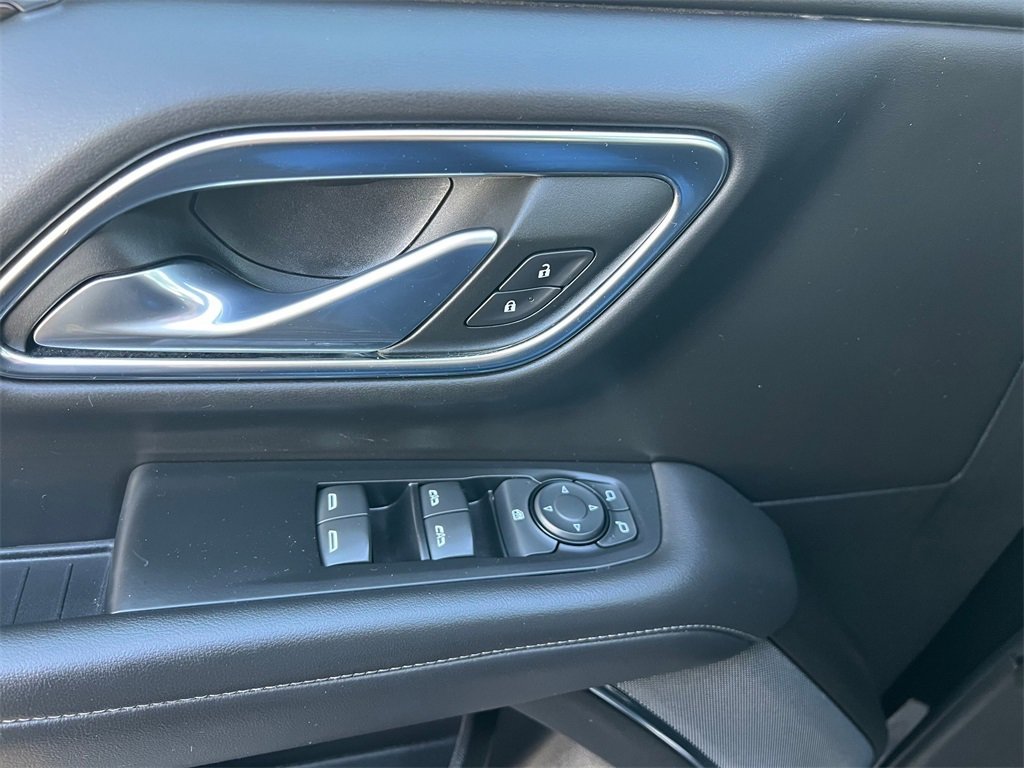 Used 2023 GMC Yukon XL SLE image 19