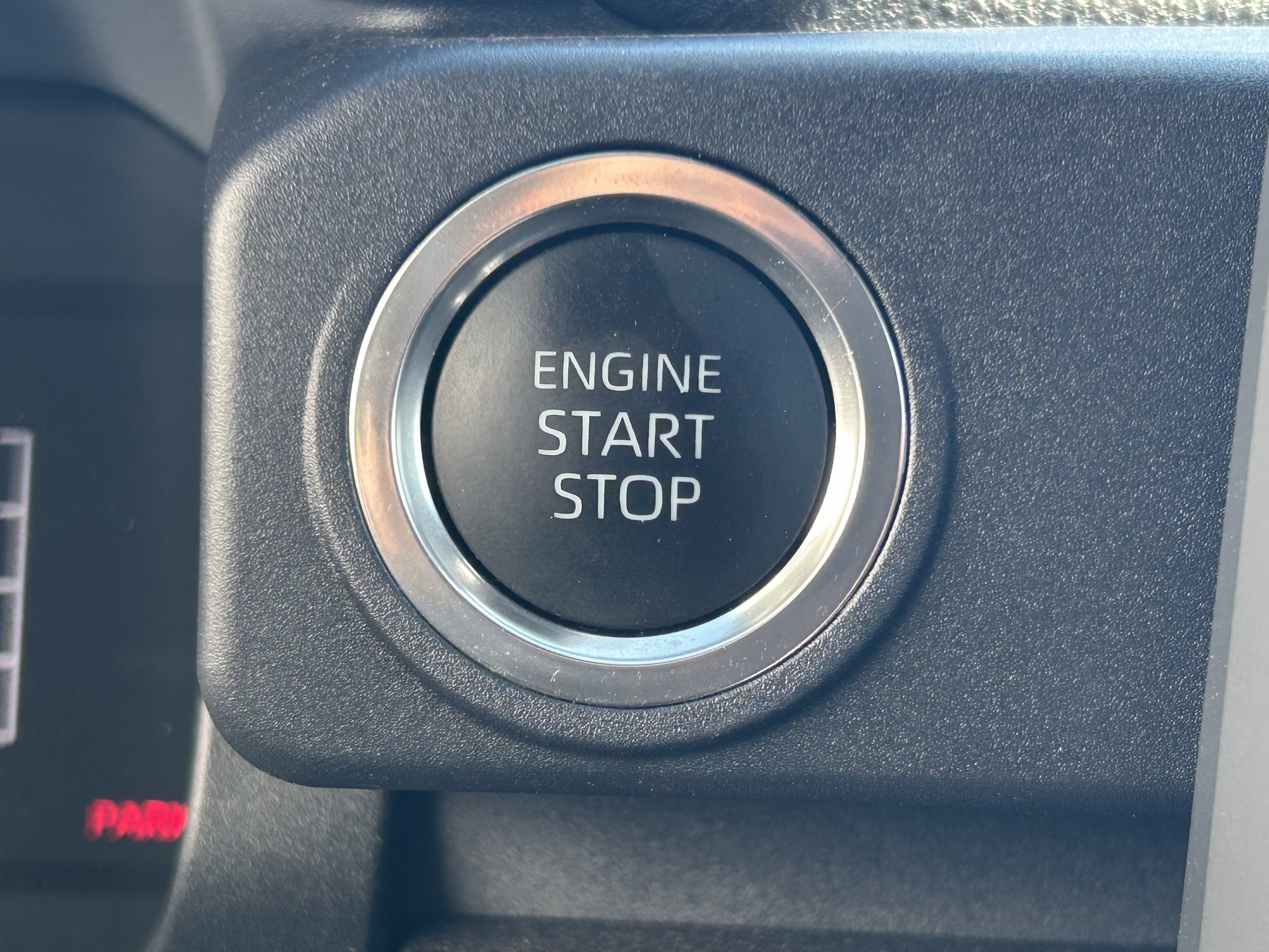 Certified 2025 Toyota 4Runner SR5 AWD/4WD image 32