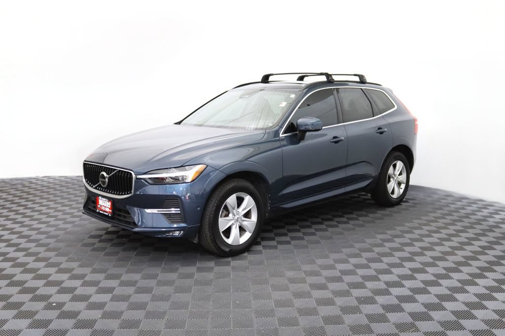 Used 2022 Volvo XC60 B5 Momentum AWD/4WD image 3
