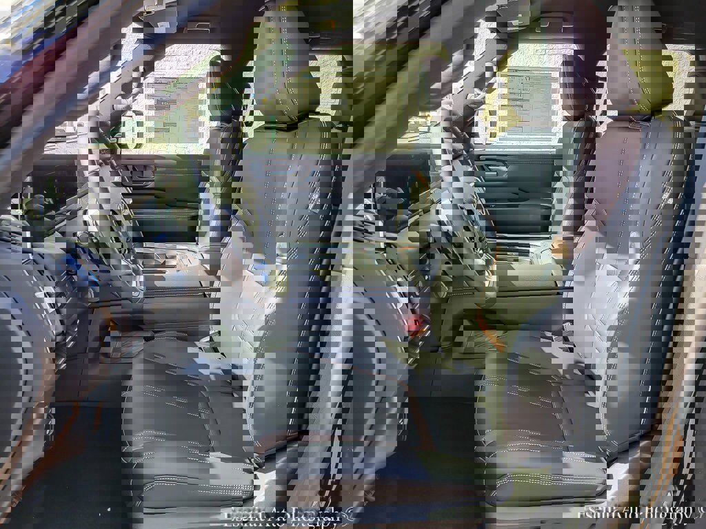 New 2026 Nissan Armada SL w/ Captain's Chari Seat Package image 8