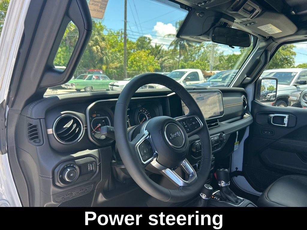 Used 2025 Jeep Wrangler Unlimited Sahara AWD/4WD image 11