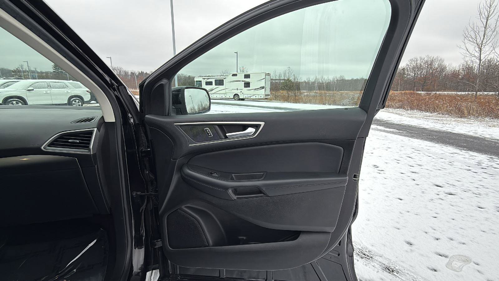 Used 2023 Ford Edge SEL image 17