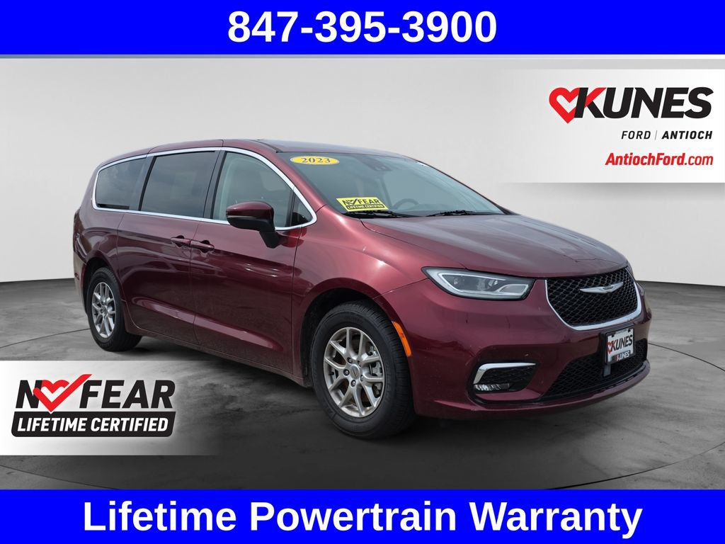 Used 2023 Chrysler Pacifica Touring-L FWD video 1