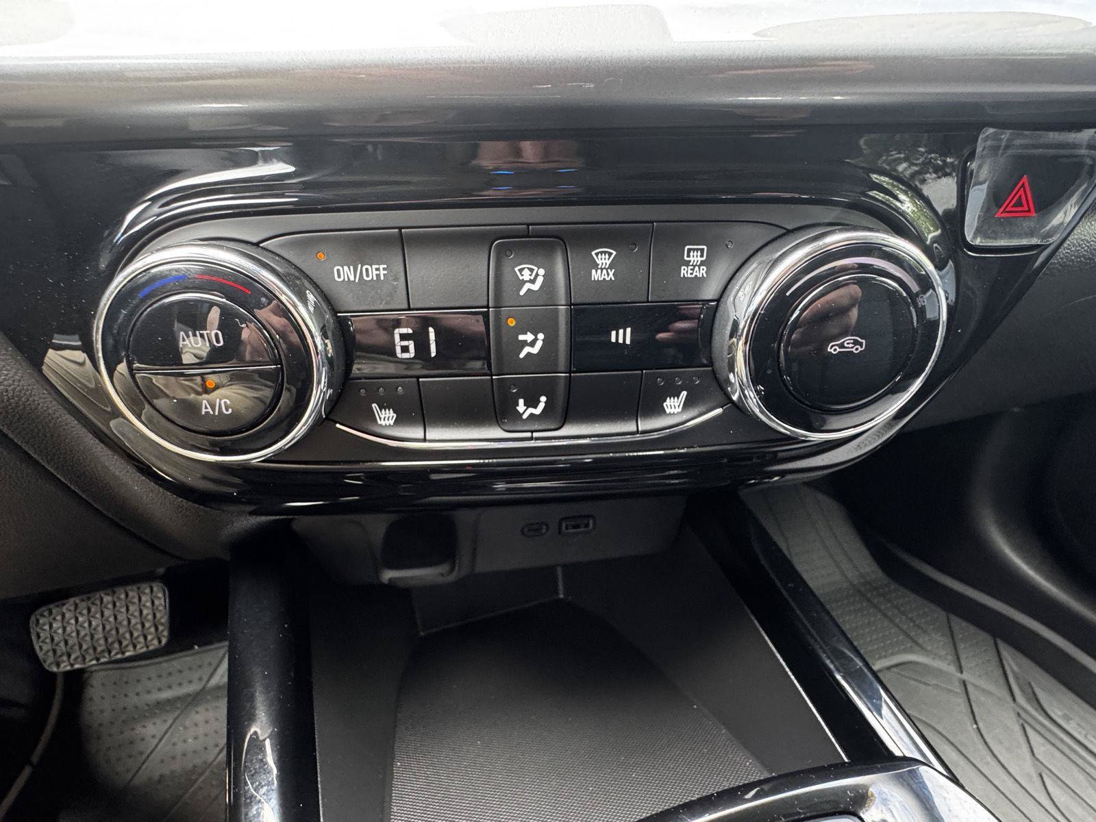 Used 2026 Chevrolet Trax LT w/ Driver Confidence Package FWD image 23